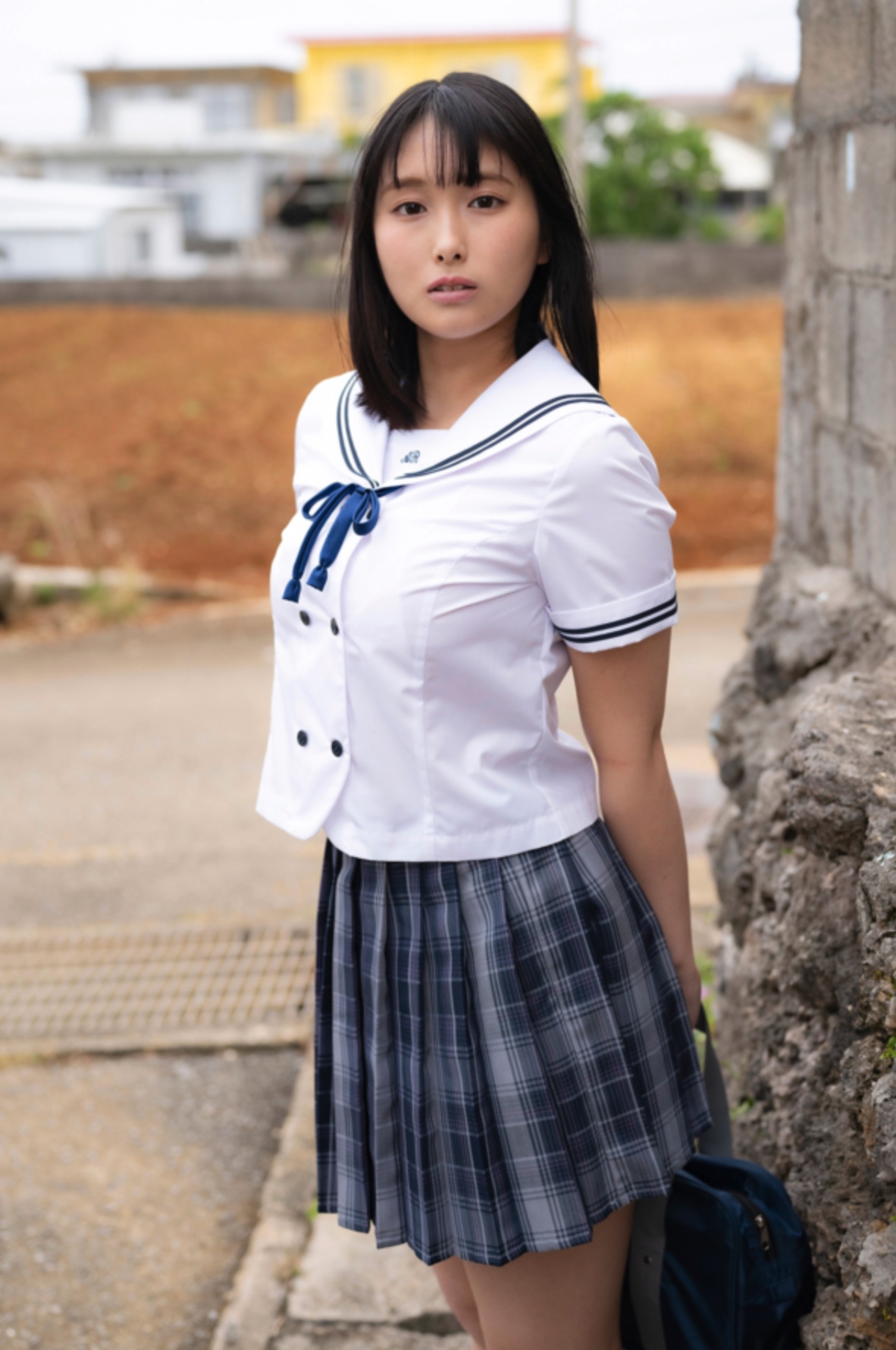 浅川梨奈 制服 エロ 